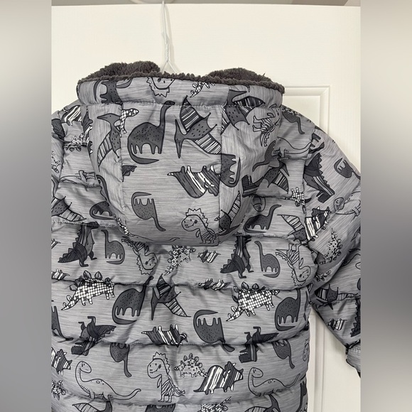 NWOT SwissTech Boy’s Gray Puffer Hooded Coat w/Dinosaur Pattern; Size 3T - Picture 4 of 10